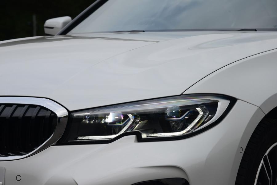 Детали экстерьера BMW 330e M Sport (G20) 2019 года  (UK) (фото 4 из 25)